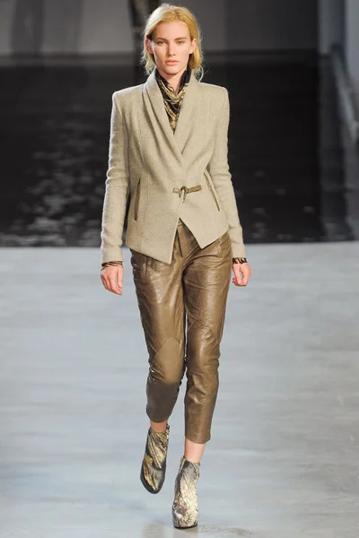 Look 37
